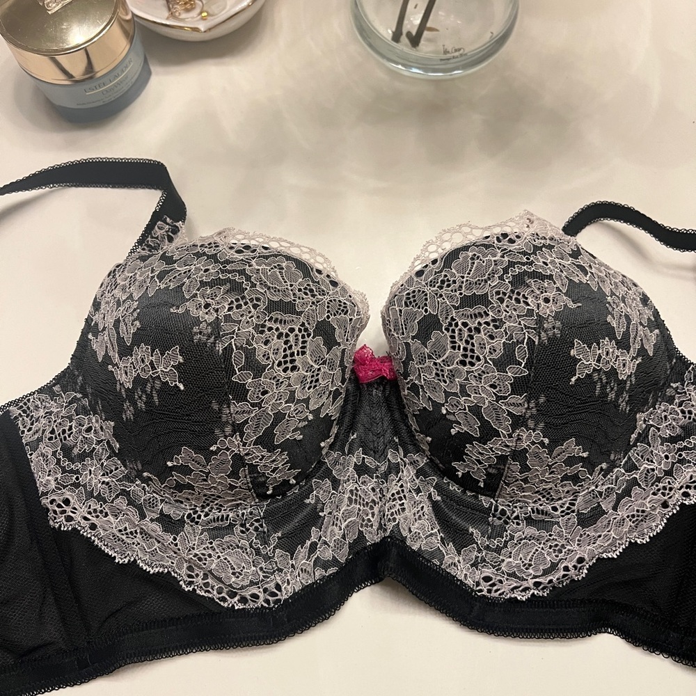 Victoria secret 36 C bra